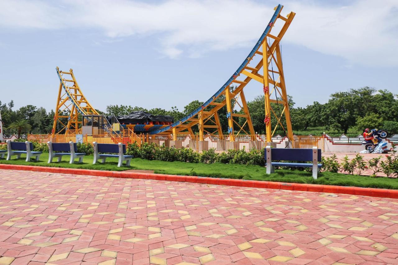 Capital O 49279 Chhab Chhaba Chhab Water Fun Park & Resort Damka Екстер'єр фото